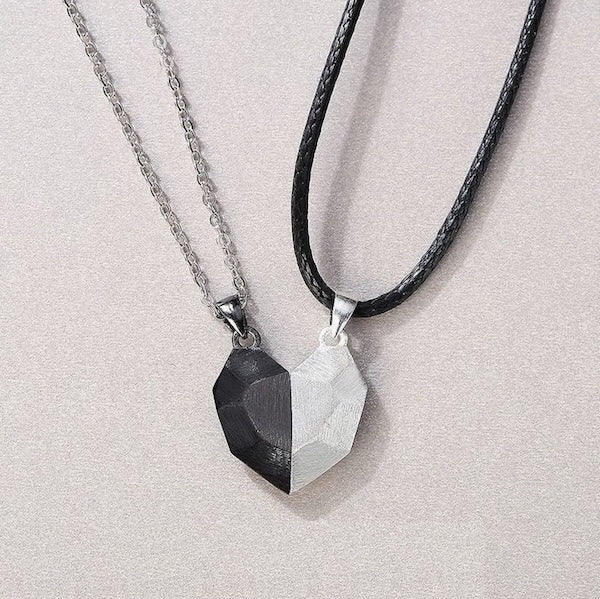 Magnetna ogrlica za parove u obliku srca