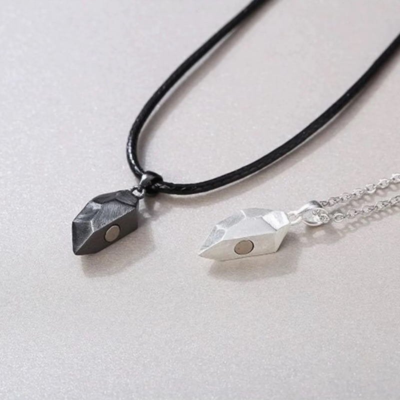 Magnetna ogrlica za parove u obliku srca